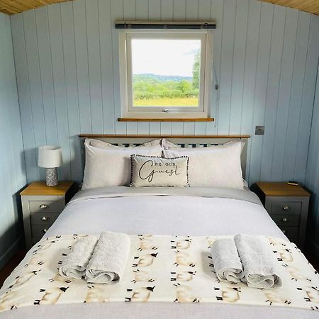Bespoke Luxury Huts With Hot Tubs. Located In The Black Mountains. Llanveynoe Εξωτερικό φωτογραφία