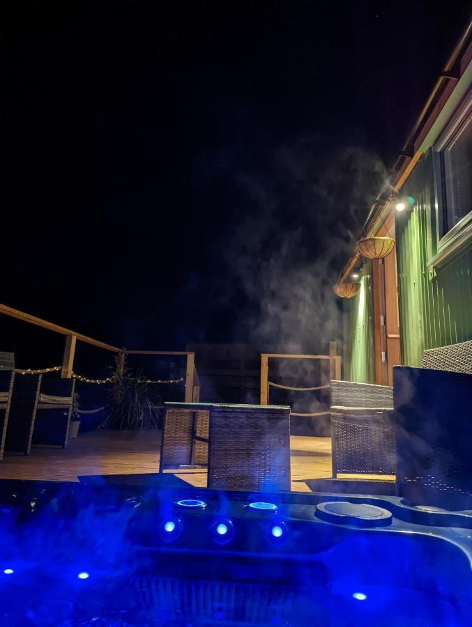 Bespoke Luxury Huts With Hot Tubs. Located In The Black Mountains. Llanveynoe Εξωτερικό φωτογραφία
