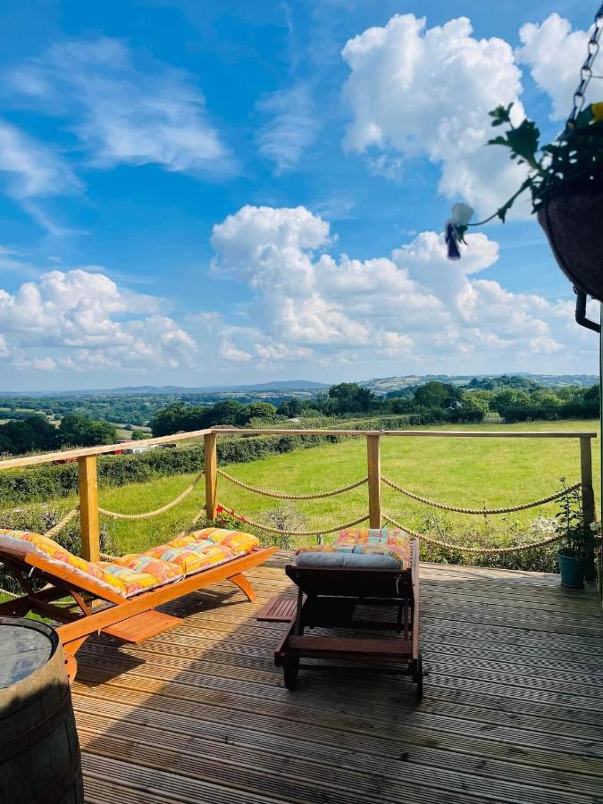 Bespoke Luxury Huts With Hot Tubs. Located In The Black Mountains. Llanveynoe Εξωτερικό φωτογραφία